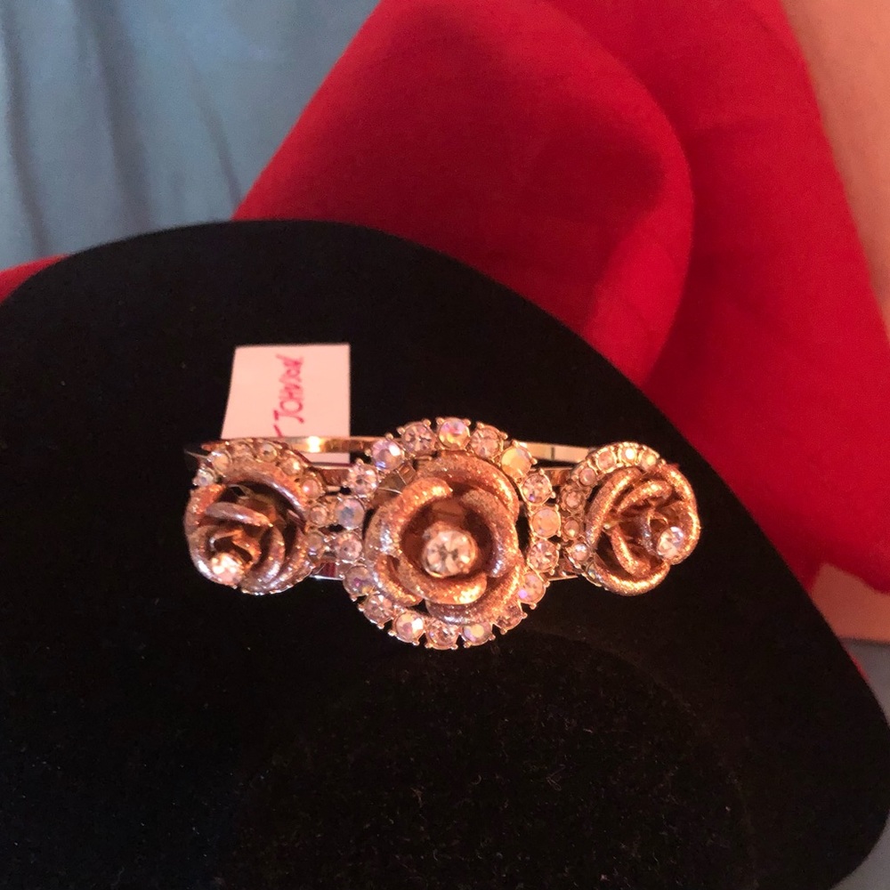 NWT Betsey Johnson Rose Hinge Bracelet